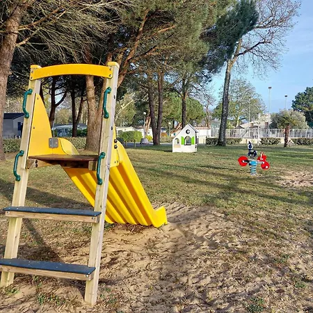 Parque de Campismo Lovely Stacaravan In *